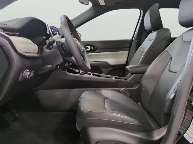 Used 2024 Jeep Compass Limited w/ Elite Group AWD/4WD image 12
