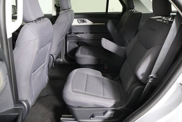 Used 2025 Ford Explorer Active RWD image 18