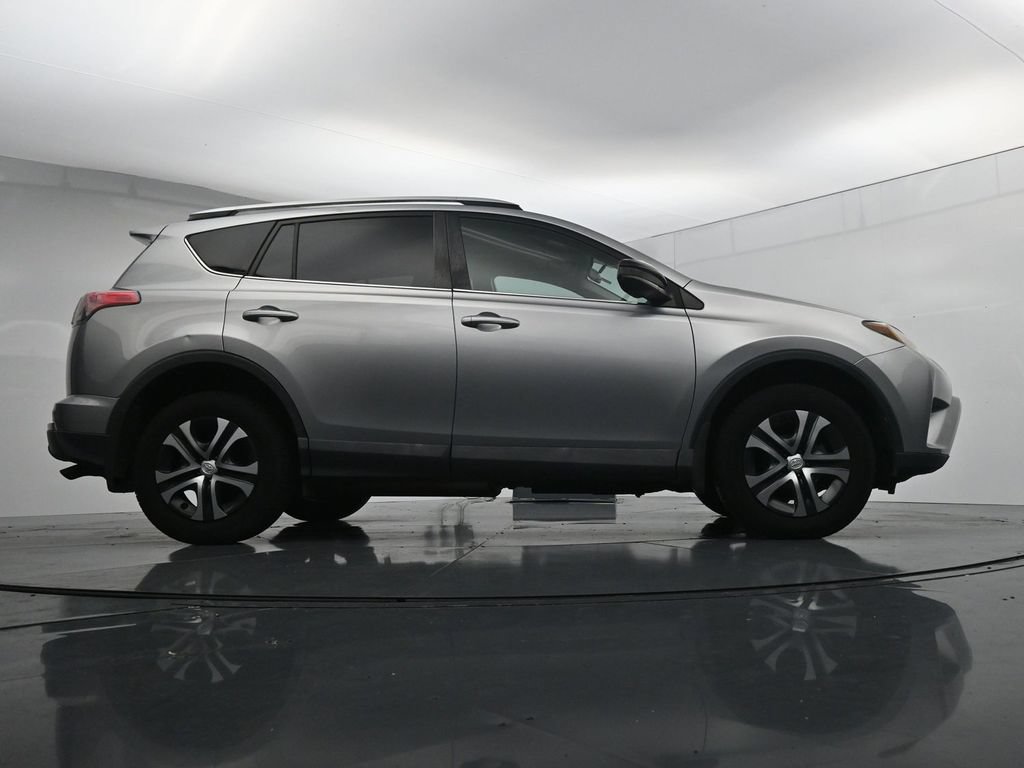 Used 2016 Toyota RAV4 LE AWD/4WD image 39