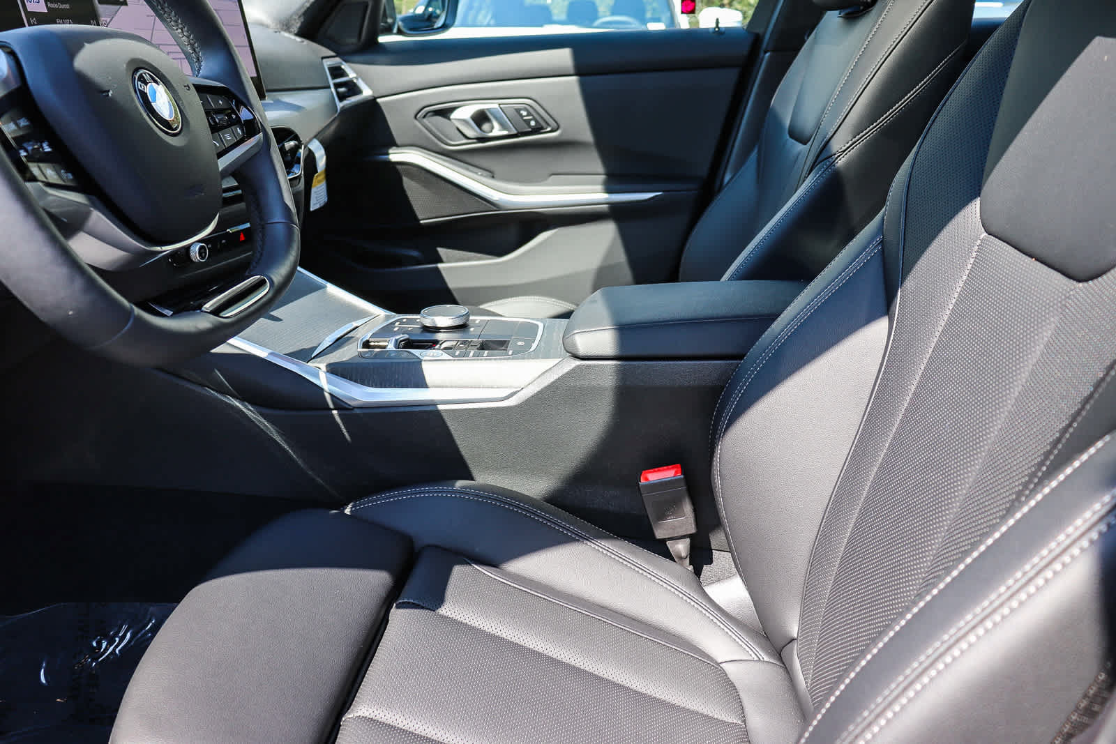 Used 2026 BMW 330i Sedan w/ Convenience Package RWD image 18