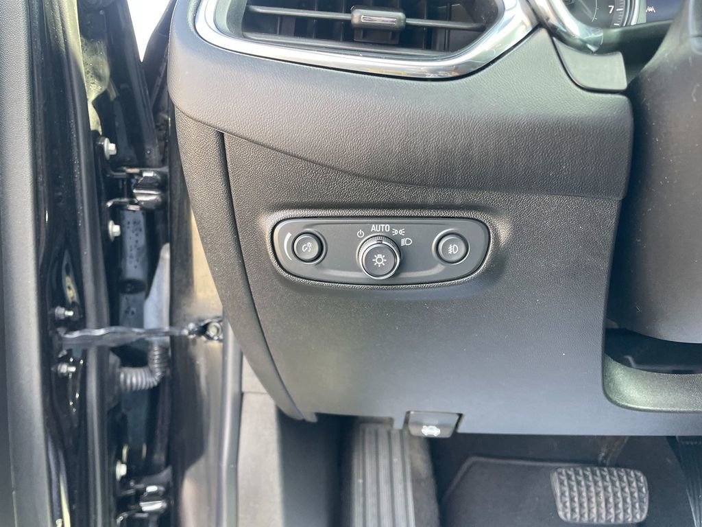 Used 2021 Chevrolet Equinox LT image 14