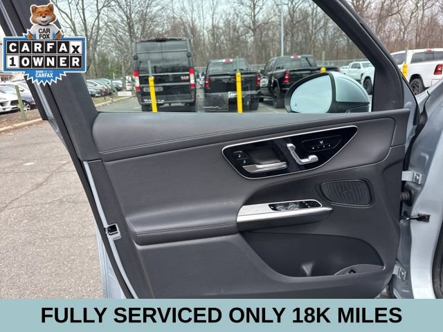 Used 2025 Mercedes-Benz GLC 300 4MATIC image 34