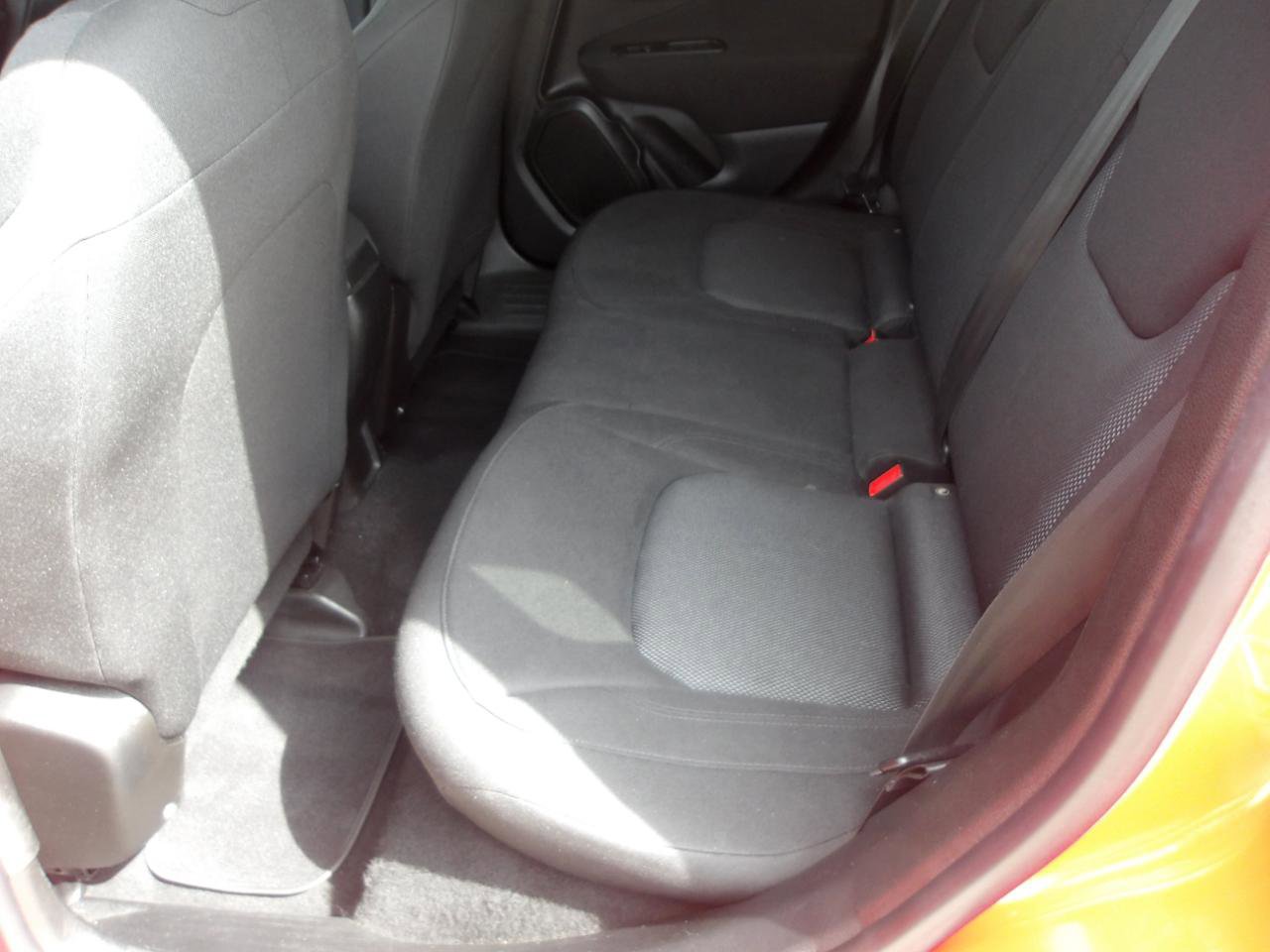 Used 2020 Jeep Renegade Sport w/ Sport Appearance Group FWD image 17