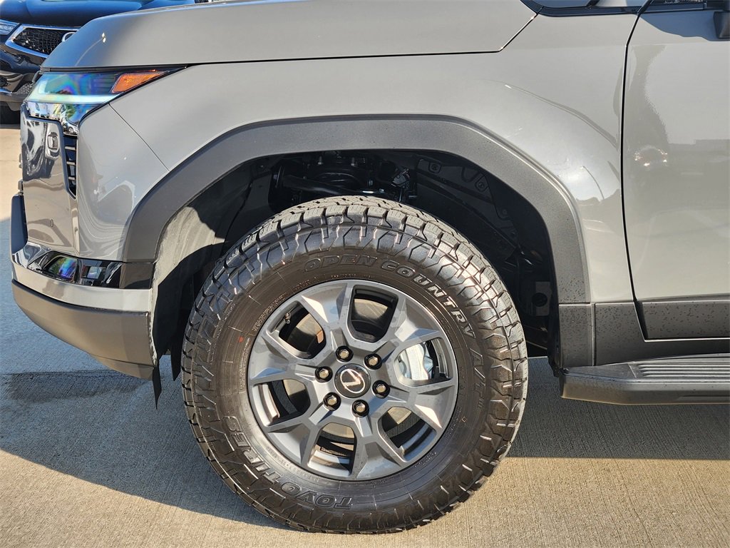 Used 2025 Lexus GX 550 image 8