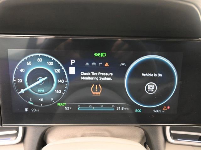 Used 2025 Hyundai Elantra SEL image 17