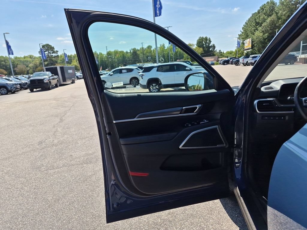 Used 2025 Kia Telluride S FWD image 13