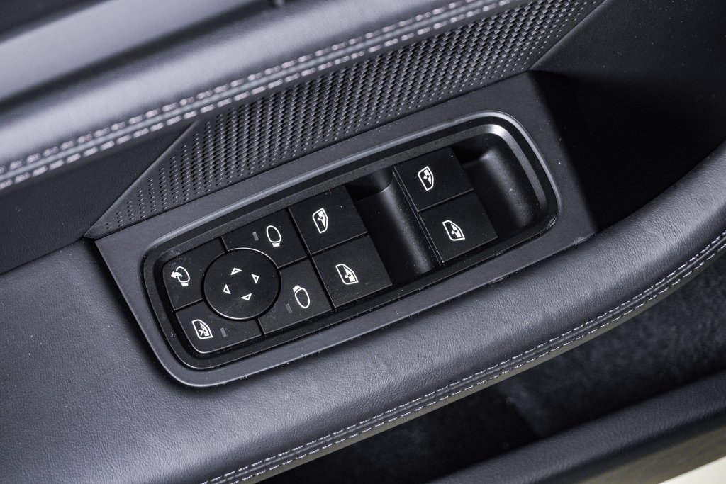 New 2026 Porsche Taycan AWD/4WD image 27