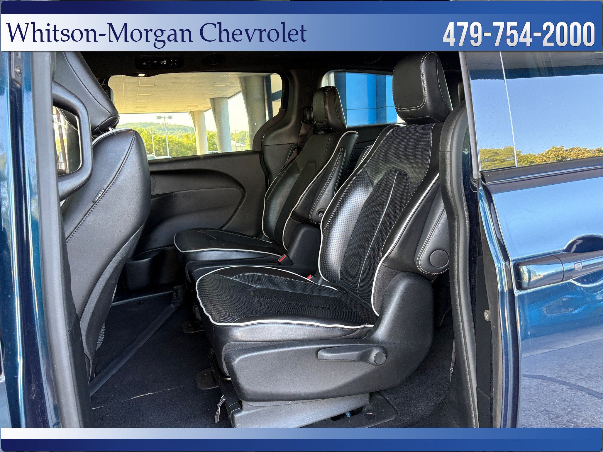 Used 2024 Chrysler Pacifica Premium FWD image 36