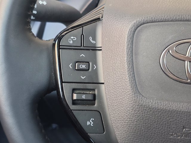 Used 2024 Toyota Prius XLE FWD image 27