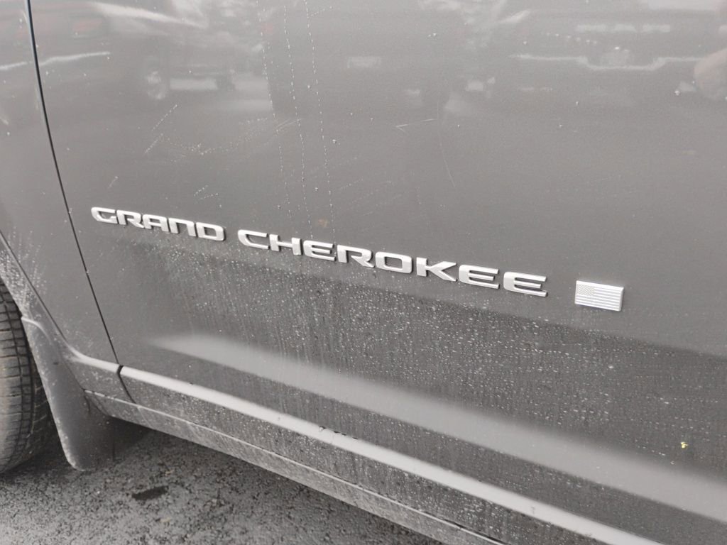 New 2026 Jeep Grand Cherokee Laredo image 10