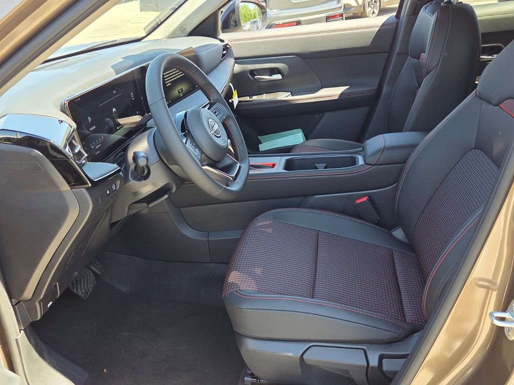 New 2026 Nissan Kicks SR image 3