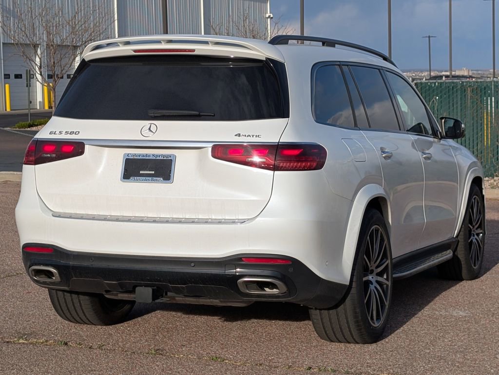 Used 2025 Mercedes-Benz GLS 580 4MATIC image 7