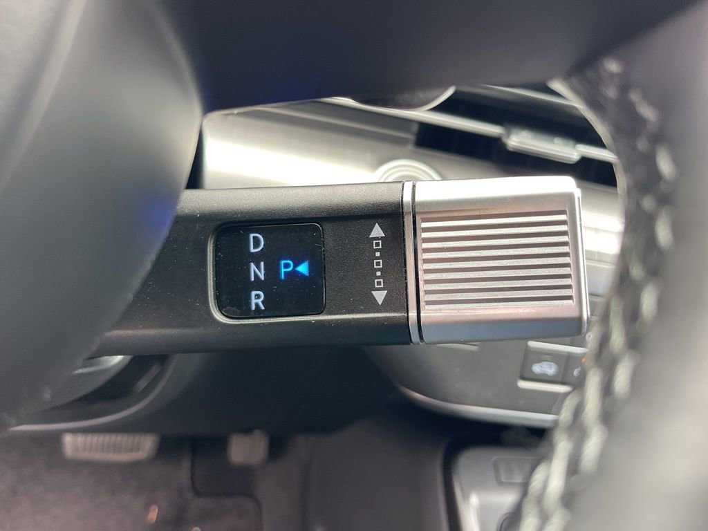 Used 2024 Hyundai Kona Limited FWD image 18