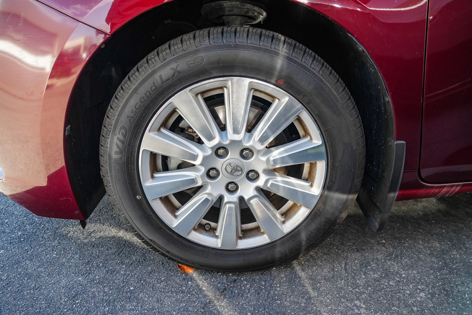 Certified 2022 Toyota Prius Prime Limited FWD image 8