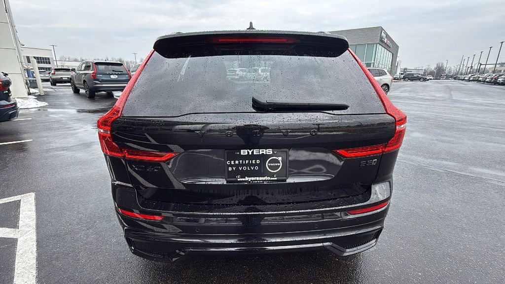Certified 2024 Volvo XC60 B5 Ultimate w/ Climate Package image 32