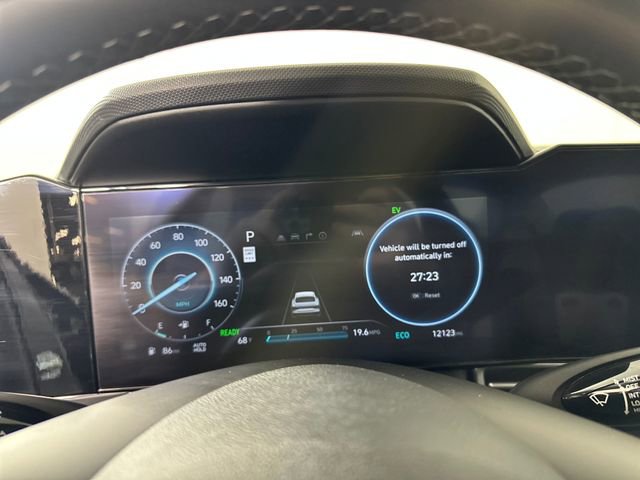 Used 2025 Hyundai Elantra Limited image 17