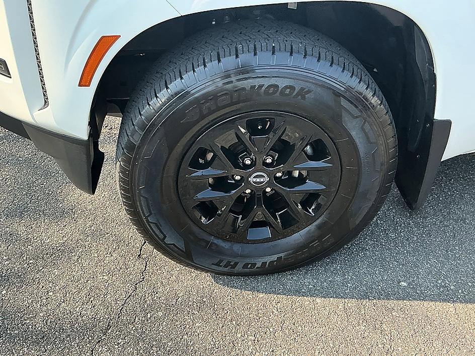 Certified 2024 Nissan Frontier SV image 7