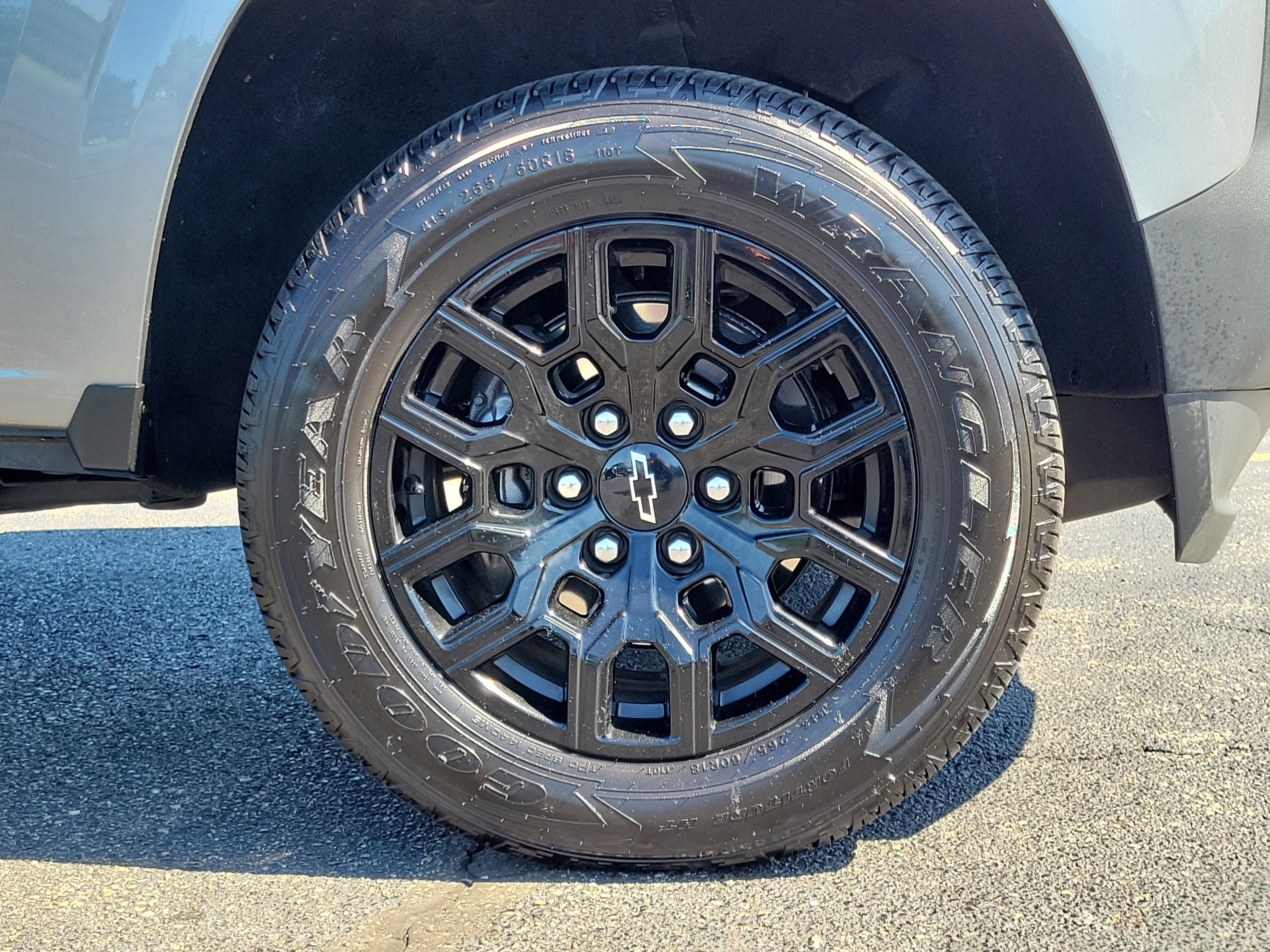 Used 2025 Chevrolet Colorado W/T w/ WT Custom Package RWD image 5