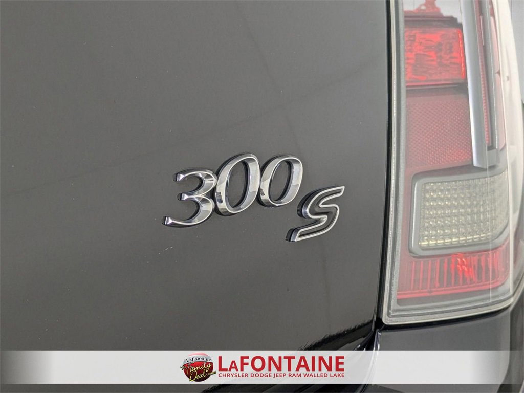 Used 2014 Chrysler 300 S image 10