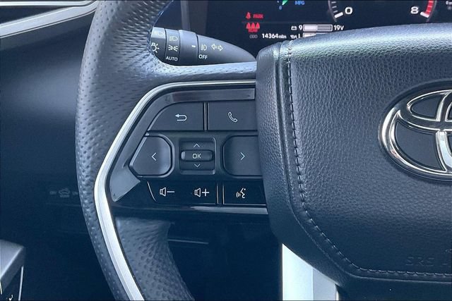 Used 2024 Toyota Tundra Platinum w/ TRD Off-Road Package AWD/4WD image 19