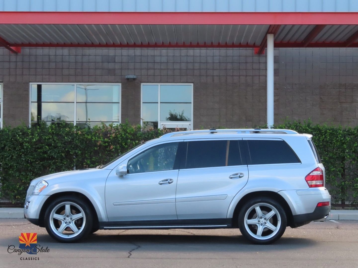 Used 2009 Mercedes-Benz GL 550 4MATIC image 4