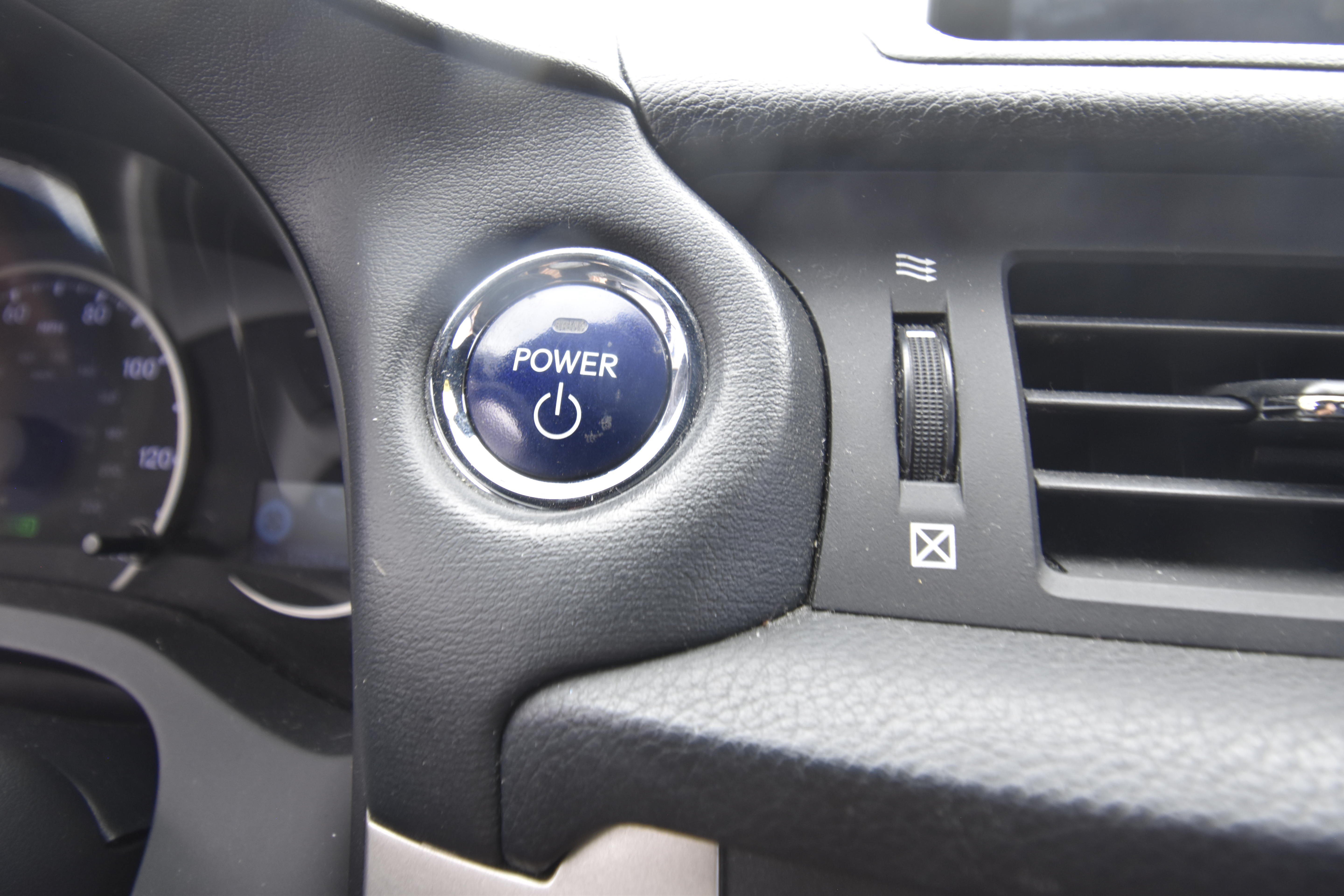 Used 2015 Lexus CT 200h w/ Navigation Package FWD image 11