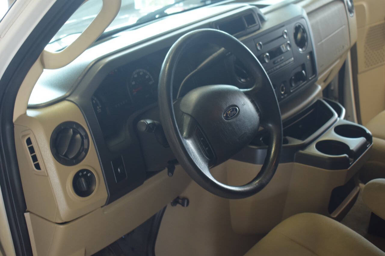 Used 2014 Ford E-350 and Econoline 350 XLT RWD image 50