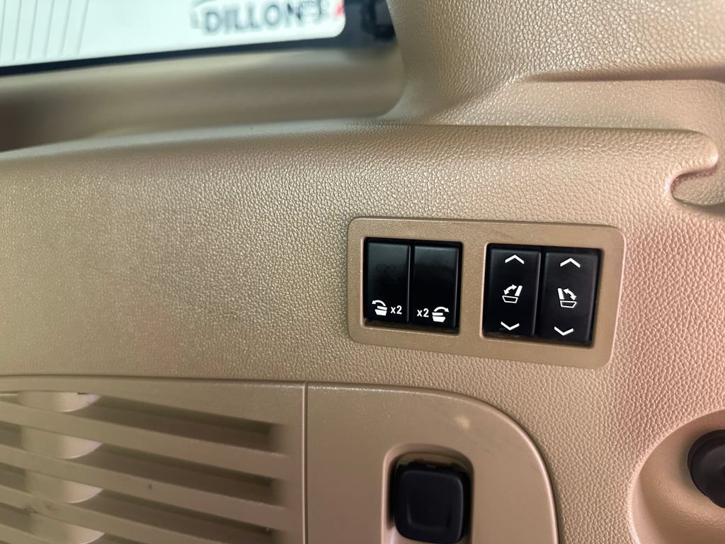 Used 2018 Cadillac Escalade ESV Platinum AWD/4WD image 8