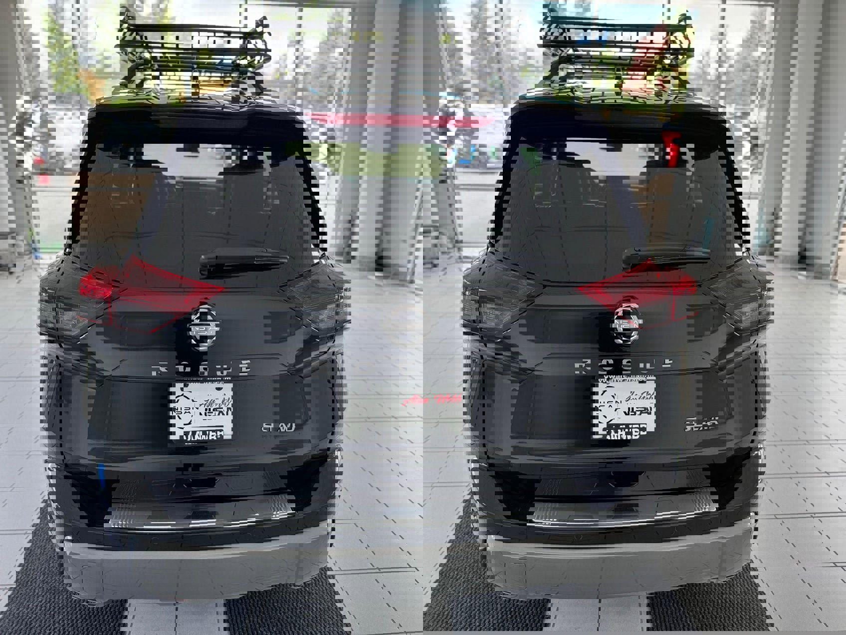 New 2025 Nissan Rogue SL image 3