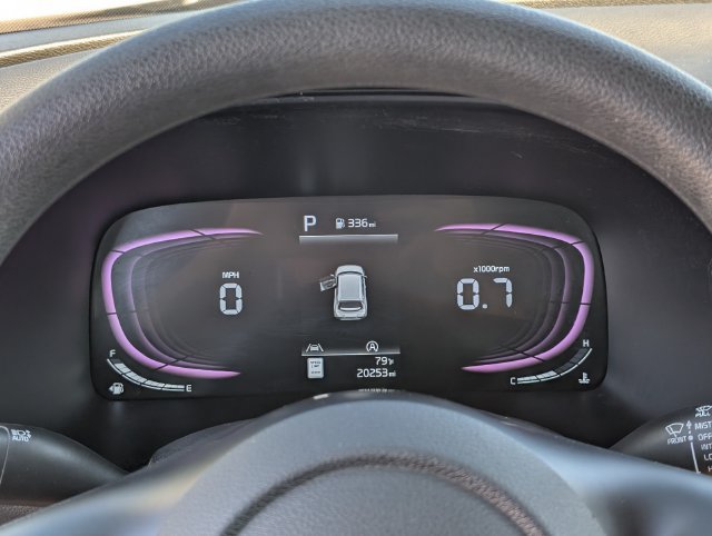 Used 2025 Kia Soul LX w/ LX Technology Package FWD image 22