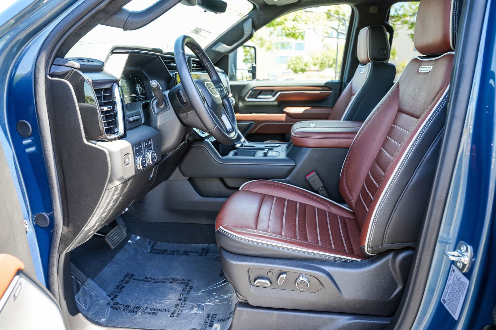 Used 2025 GMC Sierra 2500 Denali Ultimate w/ Max Trailering Package AWD/4WD image 17