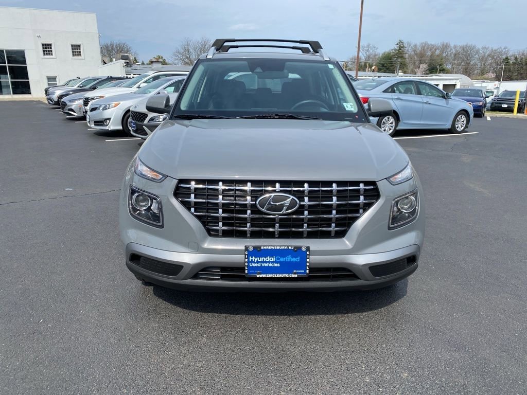 Certified 2022 Hyundai Venue SEL image 3