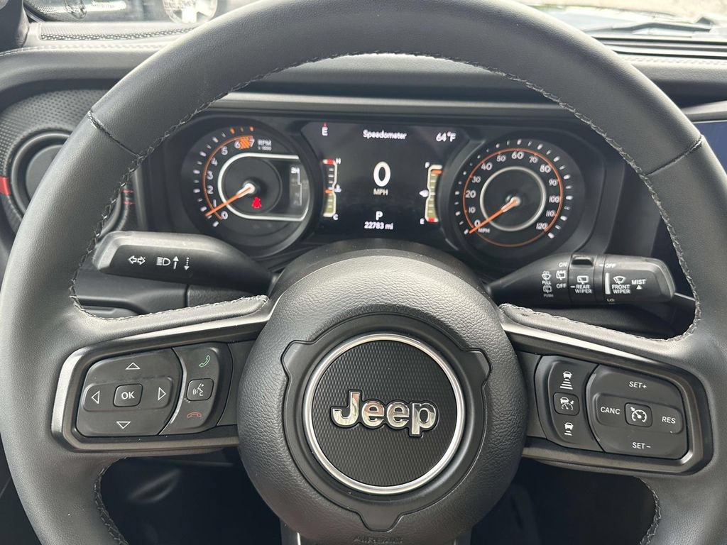 Used 2025 Jeep Wrangler Unlimited Rubicon AWD/4WD image 22