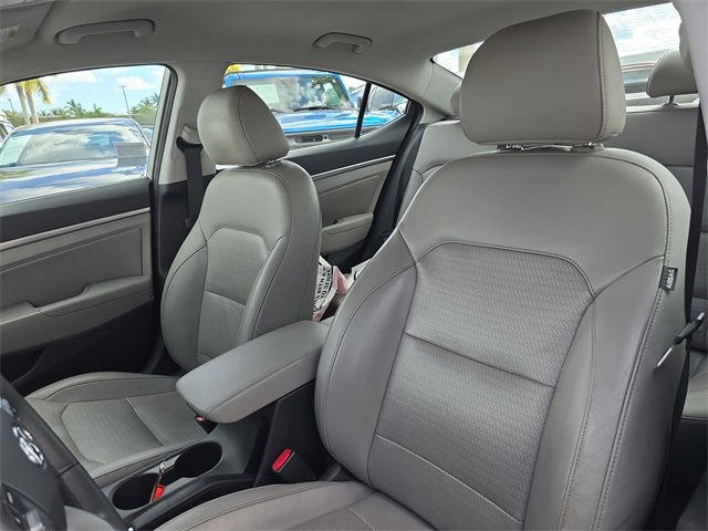 Used 2020 Hyundai Elantra Limited image 19