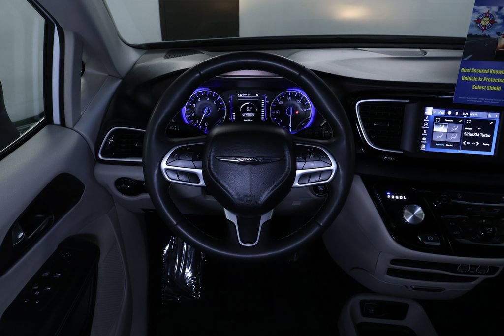 Used 2023 Chrysler Voyager LX image 20