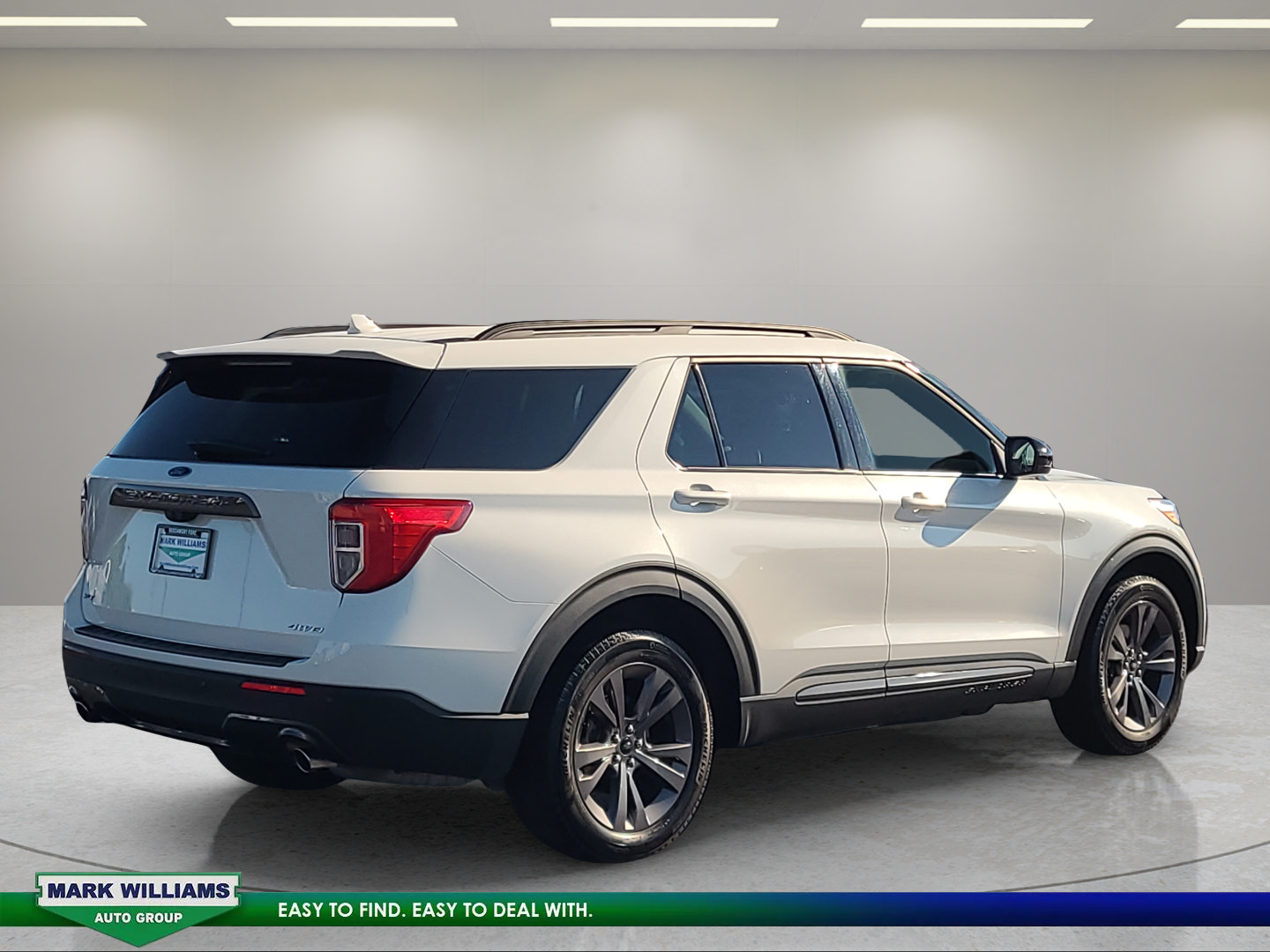 Certified 2022 Ford Explorer XLT w/ Equipment Group 202A AWD/4WD image 4