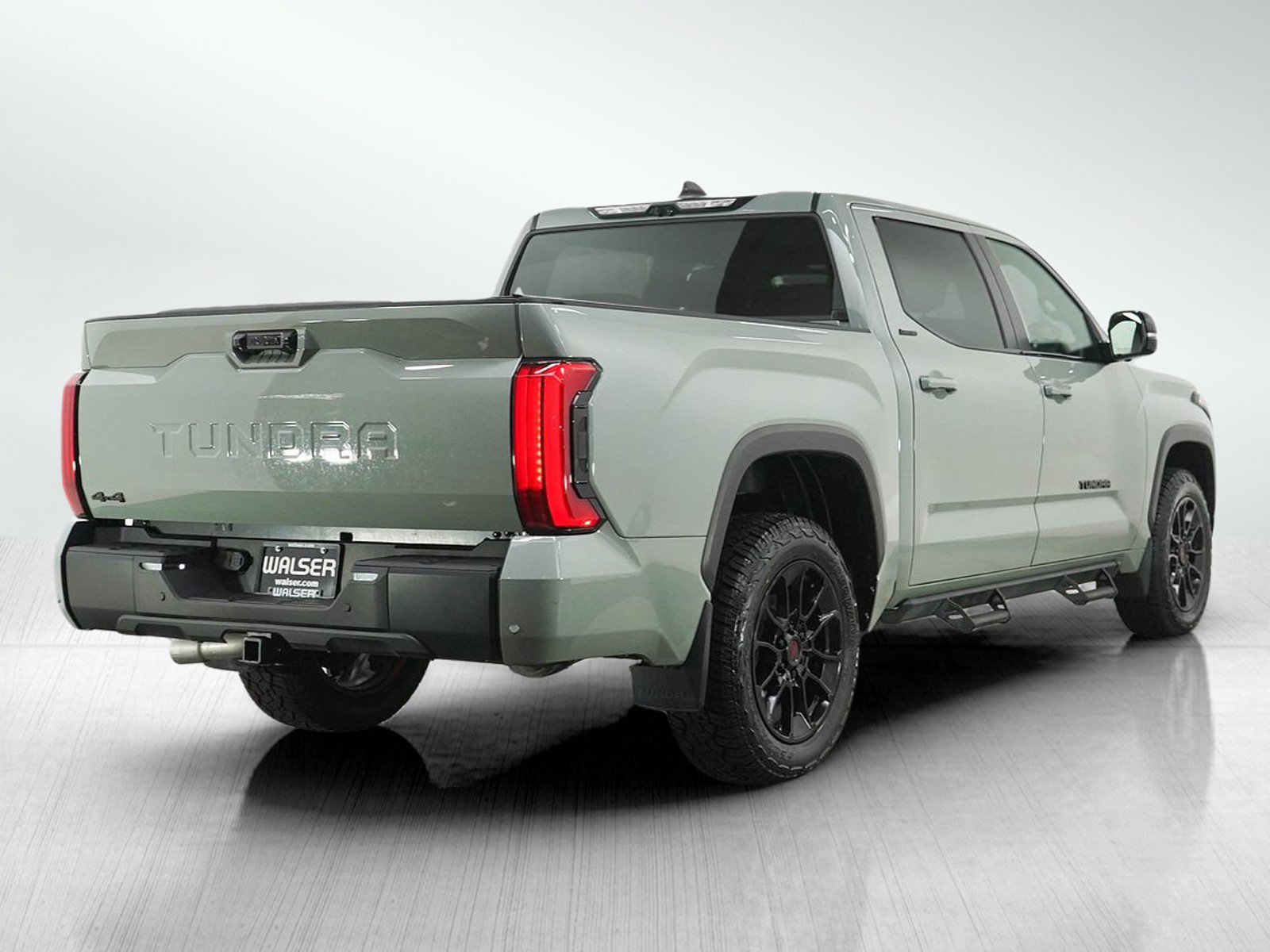 Used 2025 Toyota Tundra Limited AWD/4WD image 5