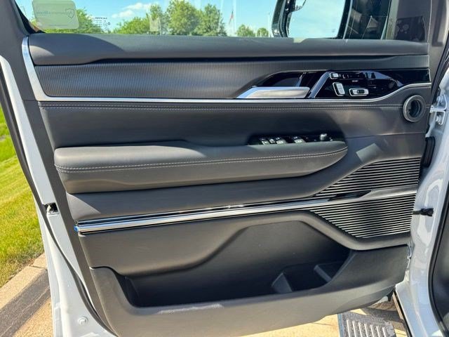 New 2026 Jeep Grand Wagoneer Summit w/ Premium Group III AWD/4WD image 8