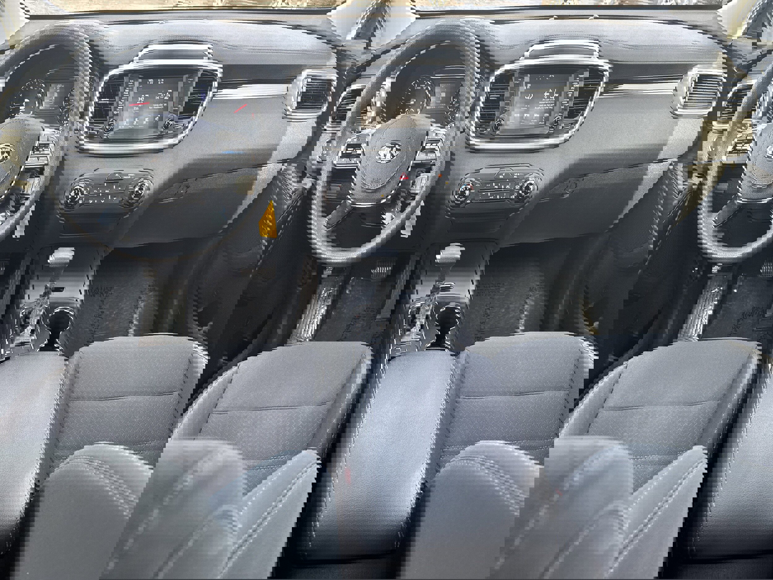 Used 2019 Kia Sorento LX image 11