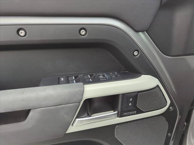 Used 2023 Land Rover Defender 110 X-Dynamic SE AWD/4WD image 11