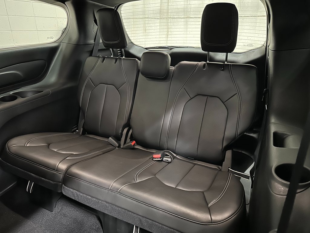 New 2026 Chrysler Pacifica Select image 41