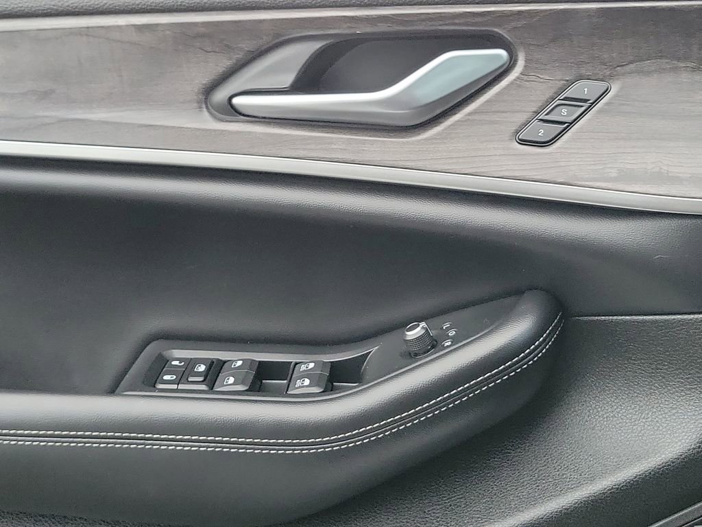 Used 2024 Jeep Grand Cherokee Limited image 16