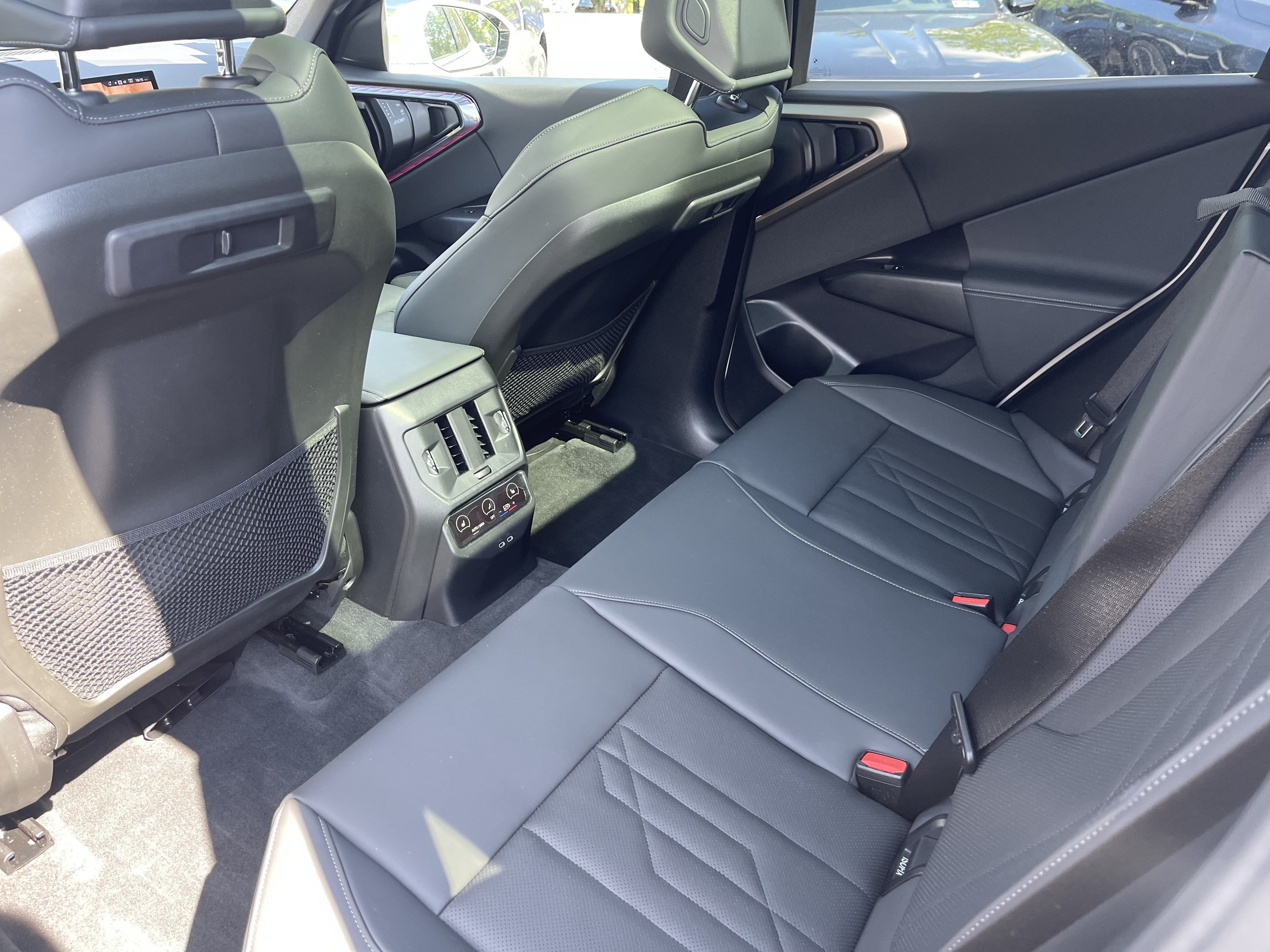 Certified 2025 BMW X3 xDrive30i w/ Premium Package AWD/4WD image 17