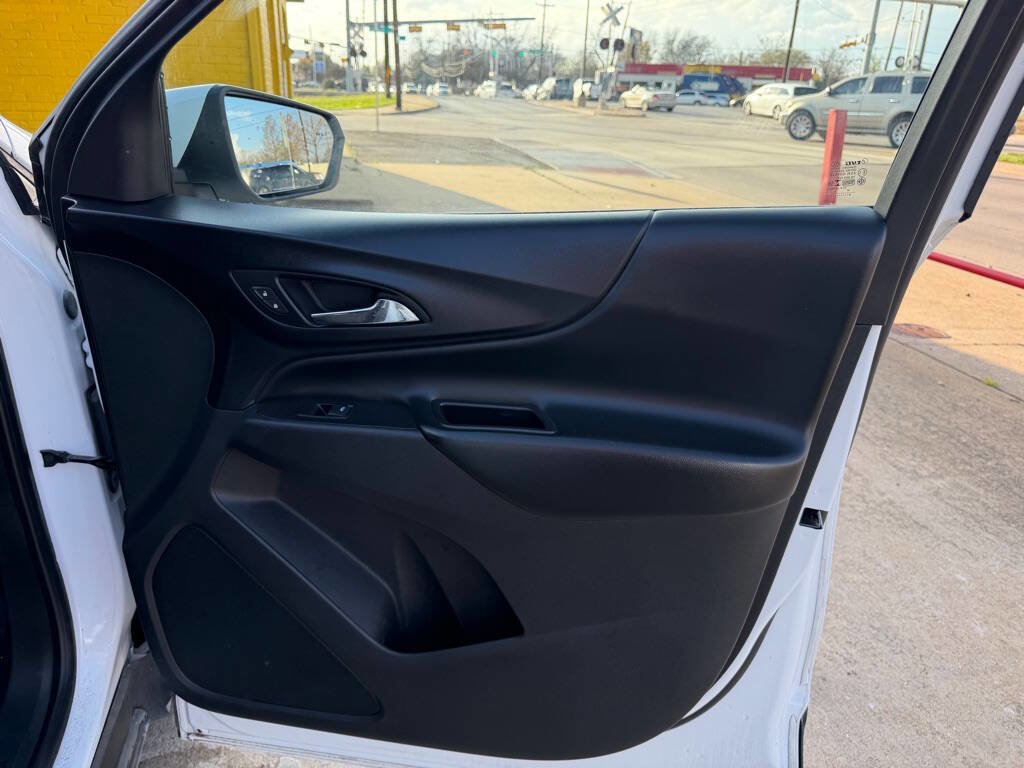 Used 2021 Chevrolet Equinox LT w/ LPO, Cargo Package AWD/4WD image 16