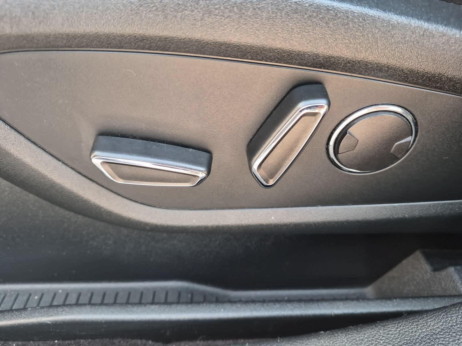 Used 2019 Lincoln Nautilus Reserve AWD/4WD image 17