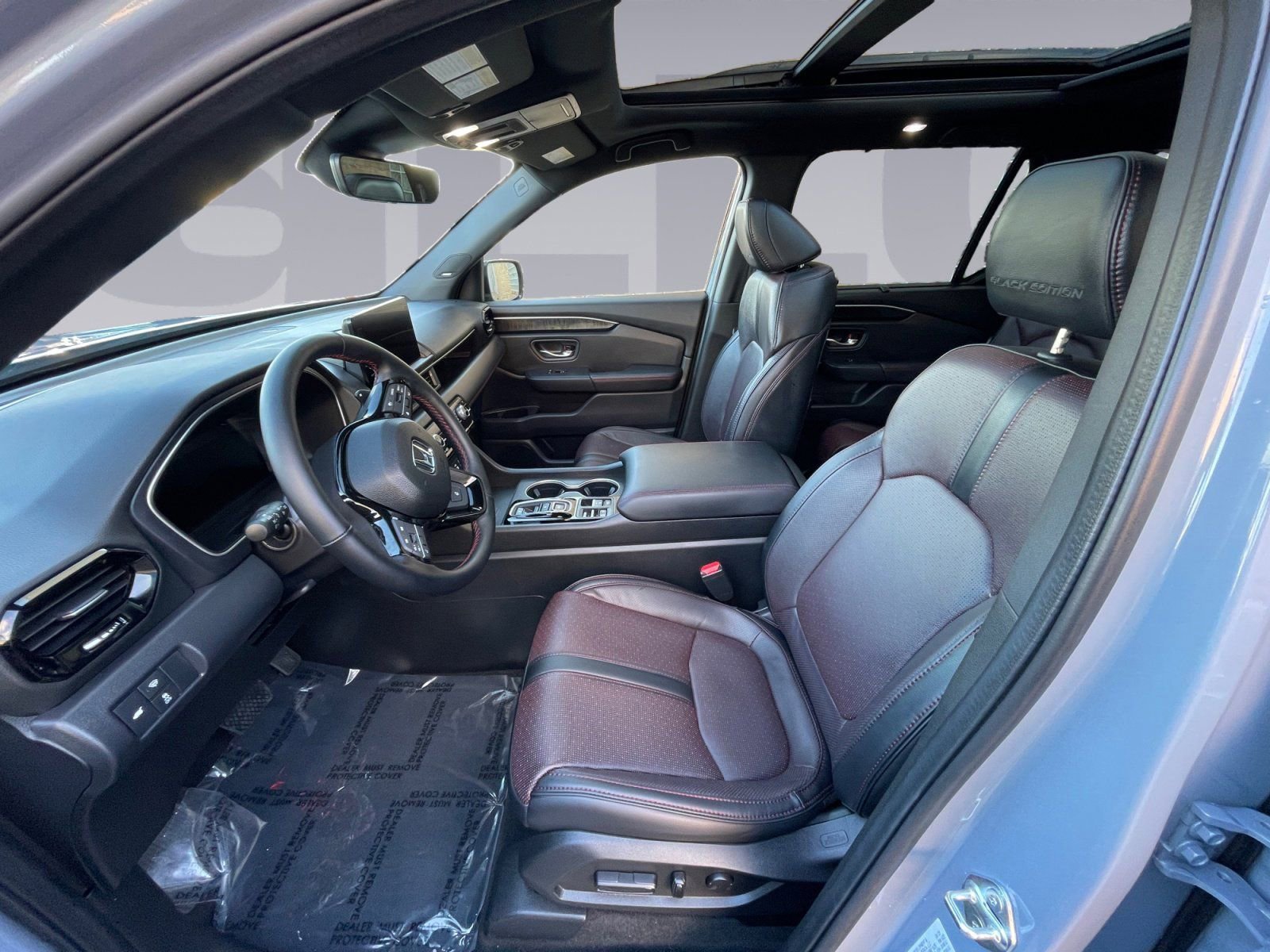 Used 2025 Honda Pilot Black Edition image 10