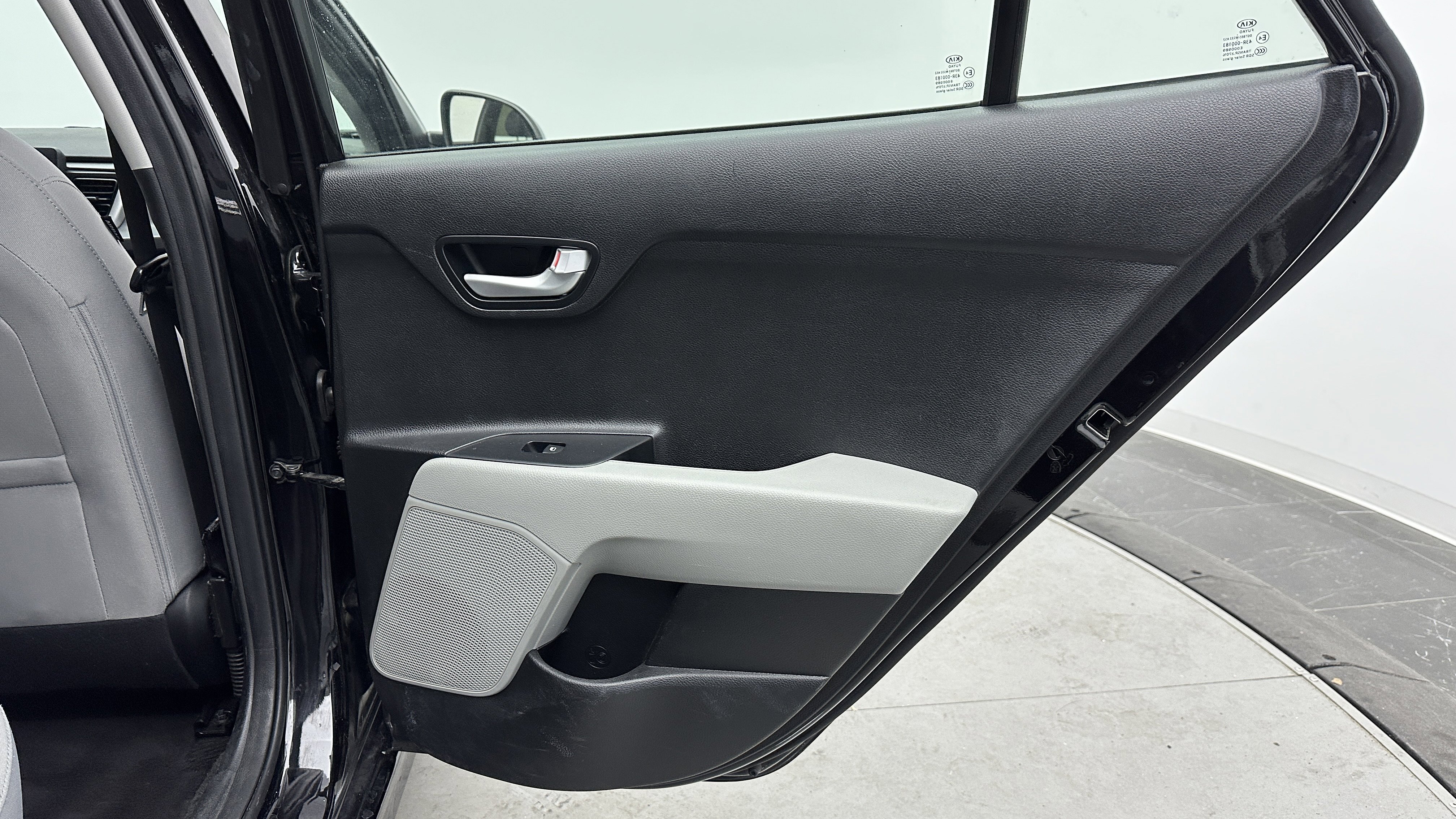 Used 2018 Kia Rio S image 28