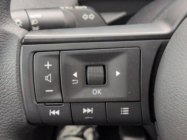 Used 2025 Nissan Kicks SV FWD image 19