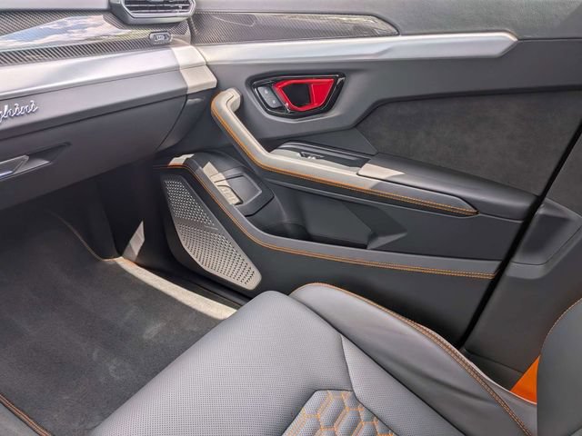 Used 2024 Lamborghini Urus S AWD/4WD image 23