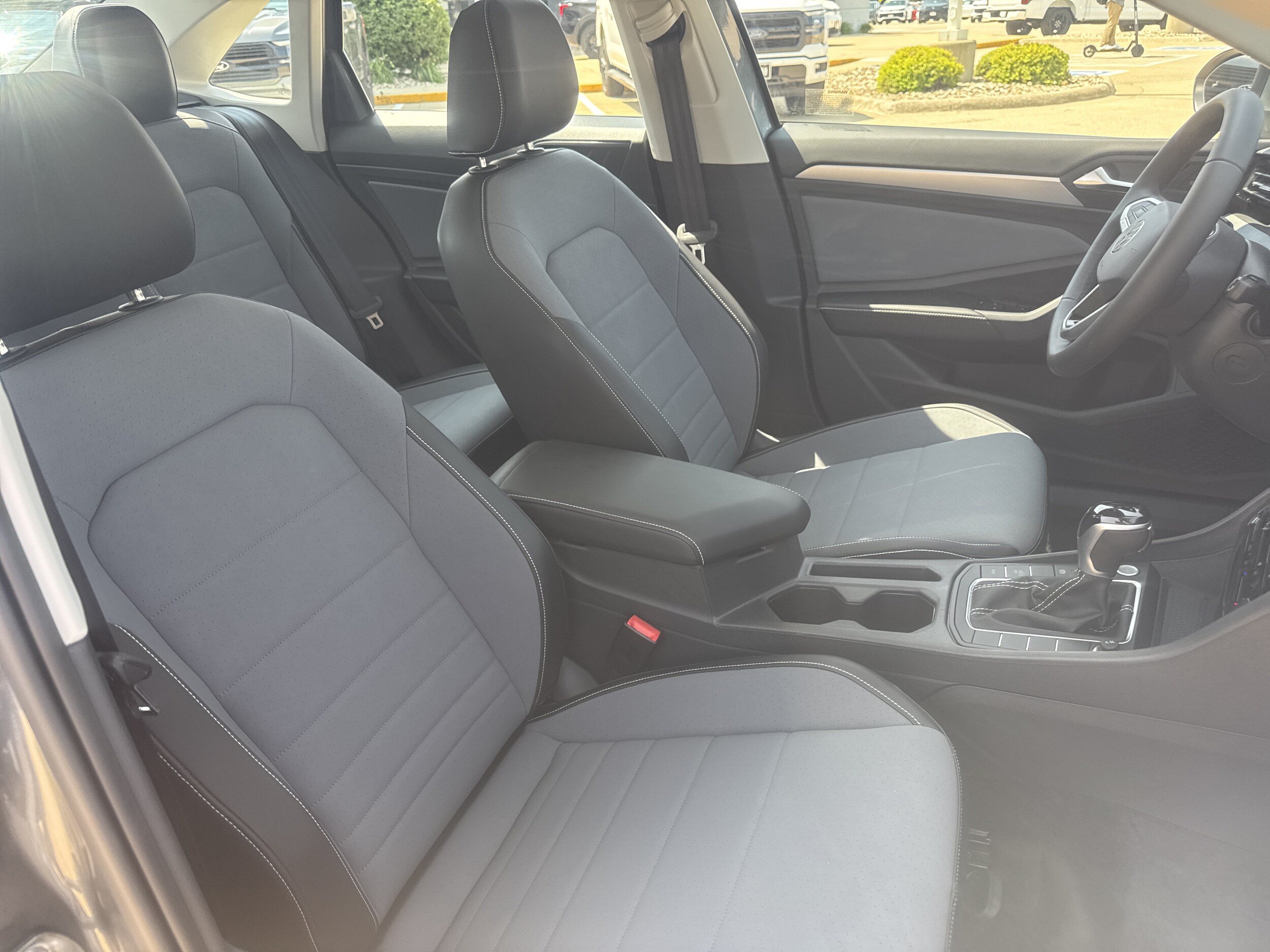 New 2026 Volkswagen Jetta SE FWD image 6